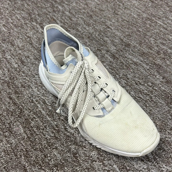 Reebox Women’s  Beige Running Shoes - Picture 2 of 6